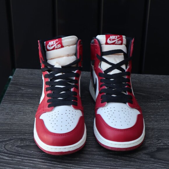 Air Jordan 1 Retro High OG "Chicago Lost and Found" Sneaker - Picture 2 of 12